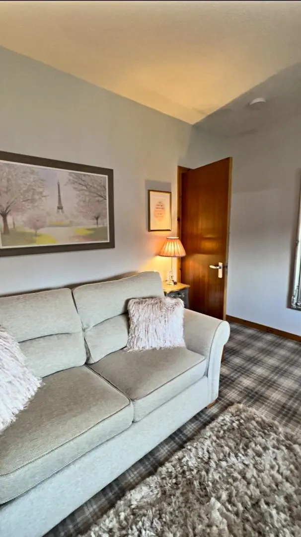 37 Macaulay Road, Stornoway — photo 10 of 15