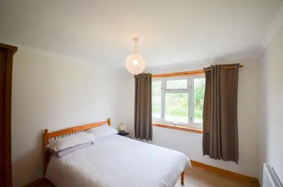 Walk-In Condition Family Home in Popular Great Bernera Community – School House, Breaclete, Great Bernera — photo 12 of 38