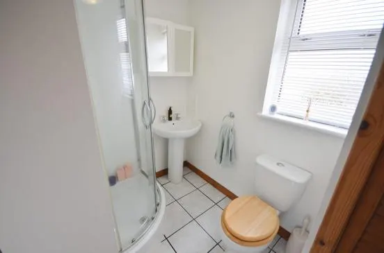 Walk-In Condition Family Home in Popular Great Bernera Community – School House, Breaclete, Great Bernera — photo 22 of 38