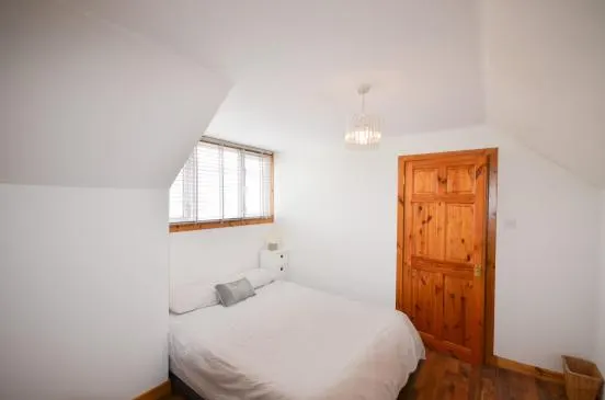 Walk-In Condition Family Home in Popular Great Bernera Community – School House, Breaclete, Great Bernera — photo 27 of 38