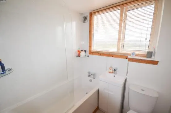 Walk-In Condition Family Home in Popular Great Bernera Community – School House, Breaclete, Great Bernera — photo 31 of 38