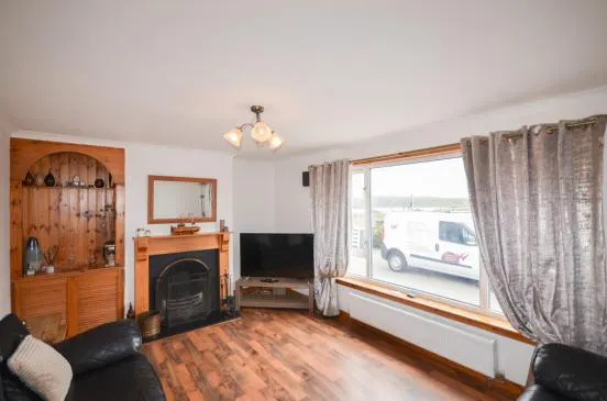 Walk-In Condition Family Home in Popular Great Bernera Community – School House, Breaclete, Great Bernera — photo 10 of 38