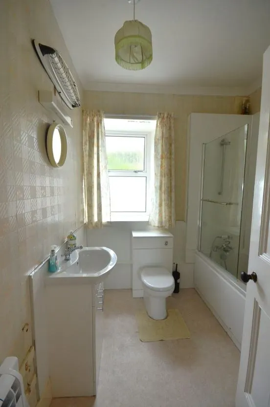 Former Free Presbyterian Manse, Miavaig, Uig — photo 20 of 44