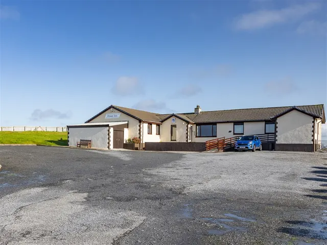 Orasay Inn, Locharnan, South Uist, Comhairle Nan Eilean — photo 2 of 36