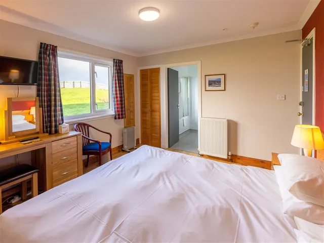 Orasay Inn, Locharnan, South Uist, Comhairle Nan Eilean — photo 11 of 36
