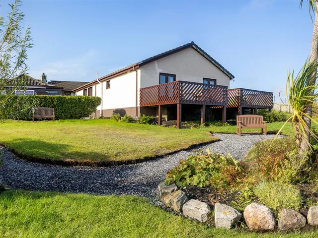 Orasay Inn, Locharnan, South Uist, Comhairle Nan Eilean — photo 29 of 36