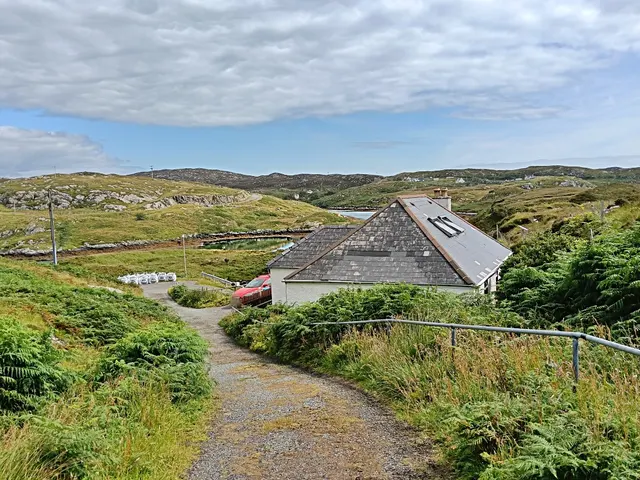High Hill, 33 Outend, Scalpay — photo 4 of 15