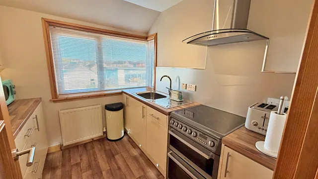 30B Westview Terrace, Stornoway — photo 5 of 16