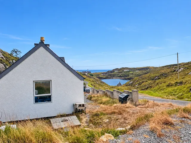 1 Outend, Harris and Scalpay
