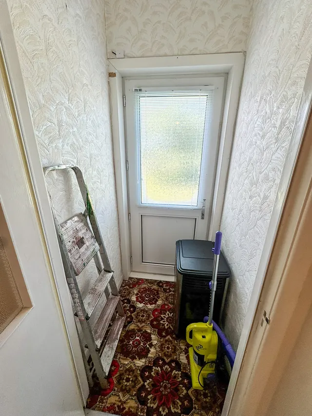 14 Aird, Tong — photo 10 of 19