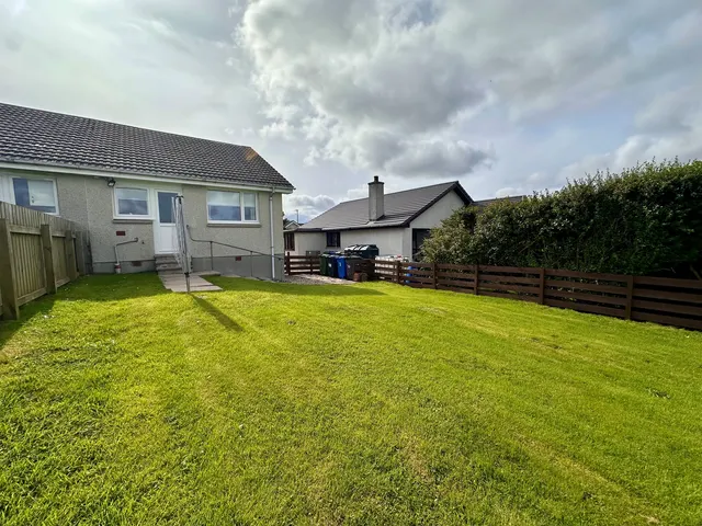 3 Redburn, Stornoway — photo 13 of 14