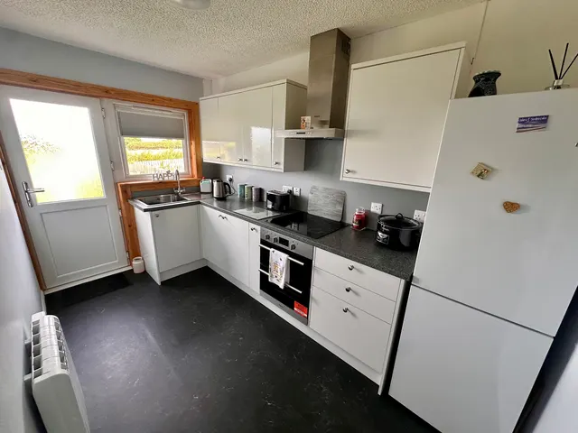 3 Redburn, Stornoway — photo 3 of 14