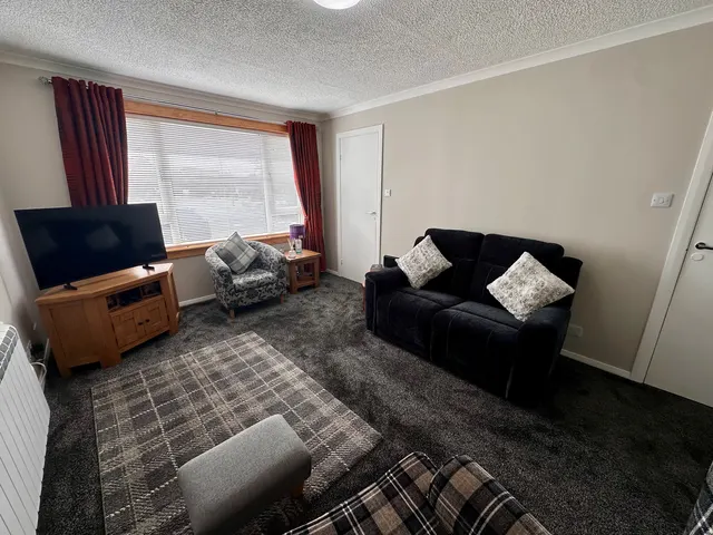 3 Redburn, Stornoway — photo 7 of 14
