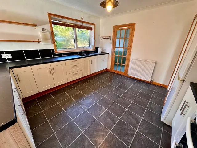Fourwinds Milkinghill, Tong — photo 3 of 38