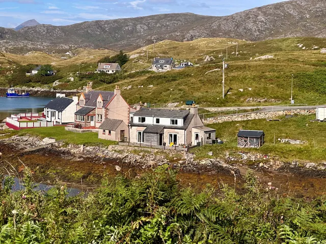 Seaside, 15 Ardinashaig, Scalpay — photo 17 of 23