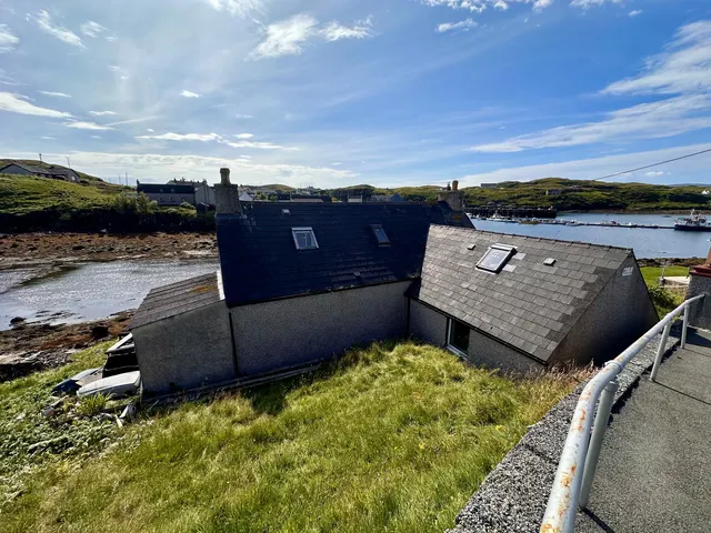 Seaside, 15 Ardinashaig, Scalpay — photo 18 of 23