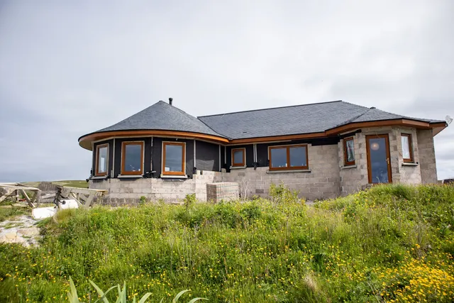 Ri Taobh An Locha 18 Rushgarry, Berneray, North Uist