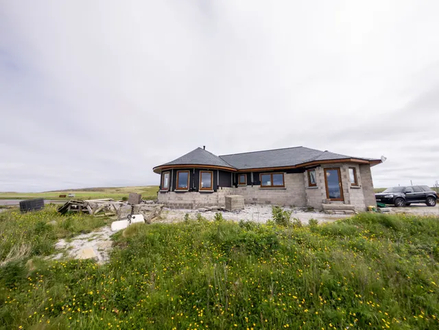 Ri Taobh An Locha 18 Rushgarry, Berneray — photo 2 of 25