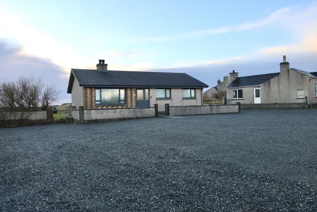 Borve Bungalow, 37 Fivepenny — photo 2 of 16