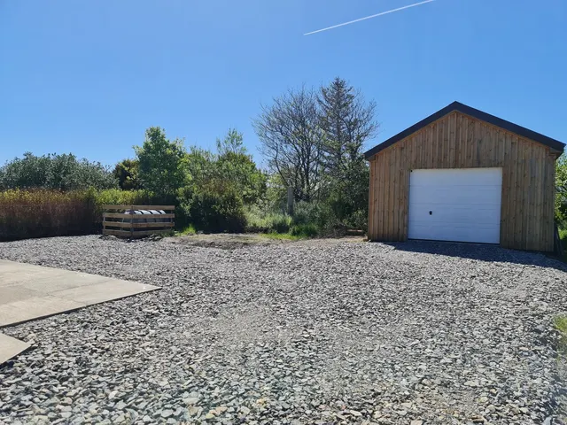 52 Back — photo 19 of 19