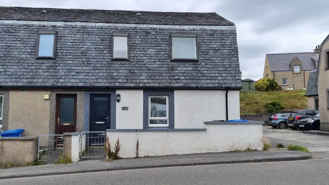 2 Braehead, Lochboisdale — photo 3 of 14
