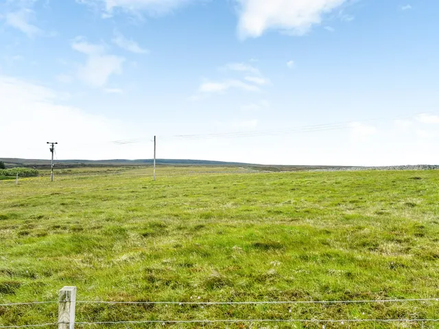Croft 45 South Dell, Ness — photo 2 of 3