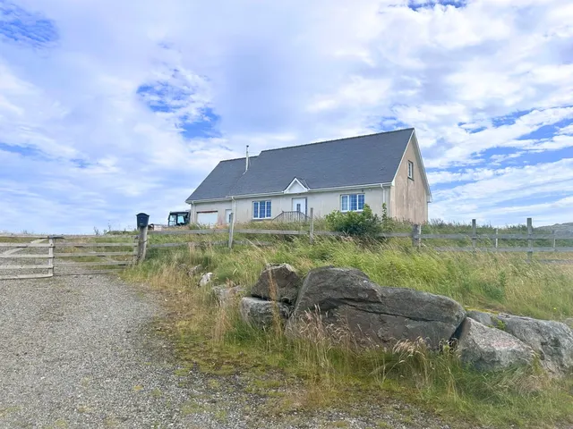 House & Croft – 21A New Shawbost — photo 3 of 36