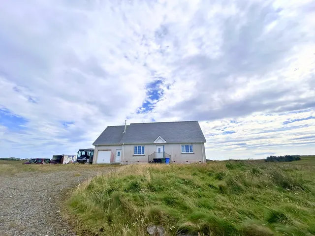 House & Croft – 21A New Shawbost — photo 4 of 36