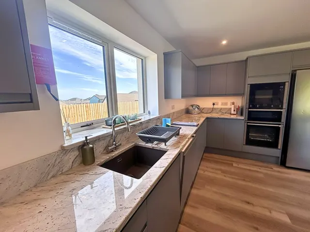16 Perceval Road, Stornoway — photo 12 of 35
