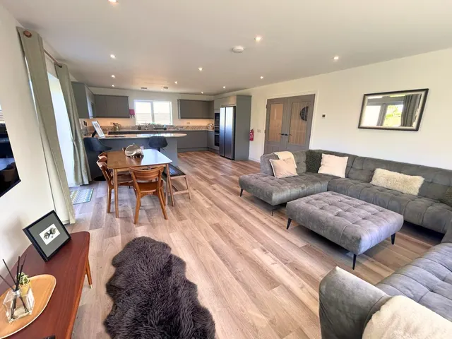 16 Perceval Road, Stornoway — photo 9 of 35
