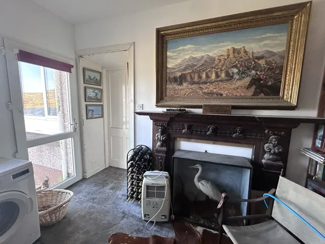 Five Bedroom Waterfront Manse, with Generous Plot and Jetty, Breaclete, Great Bernera — photo 18 of 47