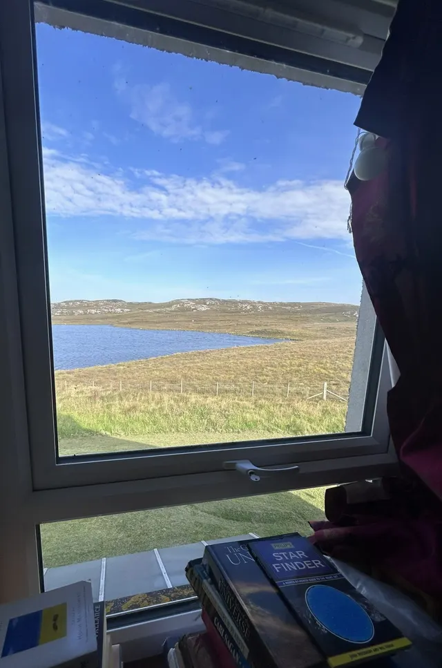 Five Bedroom Waterfront Manse, with Generous Plot and Jetty, Breaclete, Great Bernera — photo 42 of 47