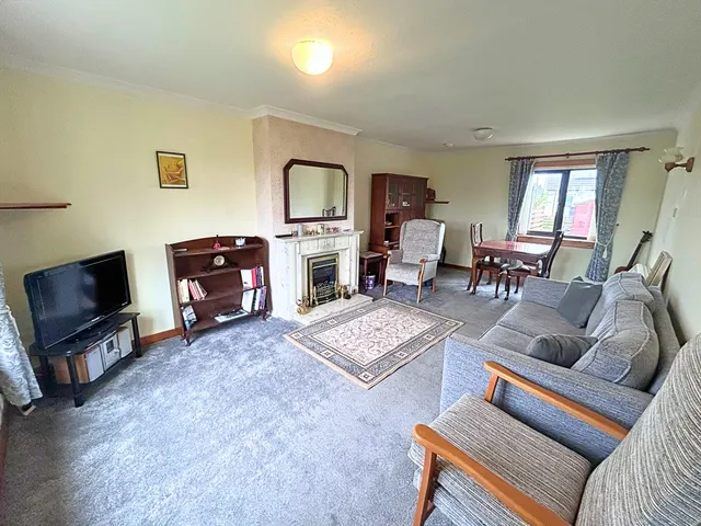 Terraced four bedroom house – 7 Parkend, Sandwick — photo 11 of 46
