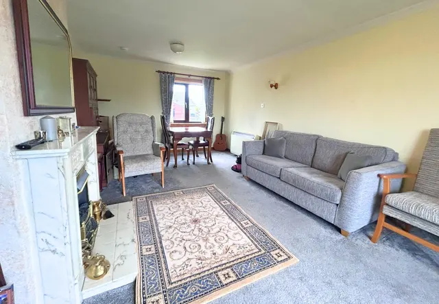 Terraced four bedroom house – 7 Parkend, Sandwick — photo 13 of 46