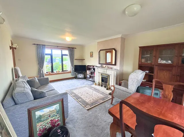 Terraced four bedroom house – 7 Parkend, Sandwick — photo 15 of 46