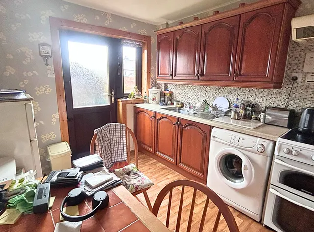 Terraced four bedroom house – 7 Parkend, Sandwick — photo 18 of 46