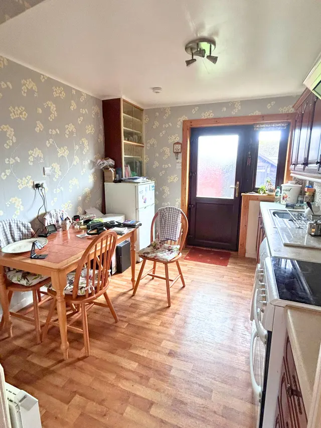 Terraced four bedroom house – 7 Parkend, Sandwick — photo 20 of 46