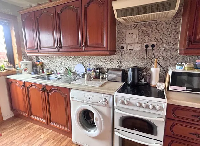 Terraced four bedroom house – 7 Parkend, Sandwick — photo 21 of 46