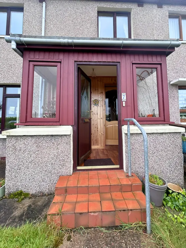 Terraced four bedroom house – 7 Parkend, Sandwick — photo 4 of 46