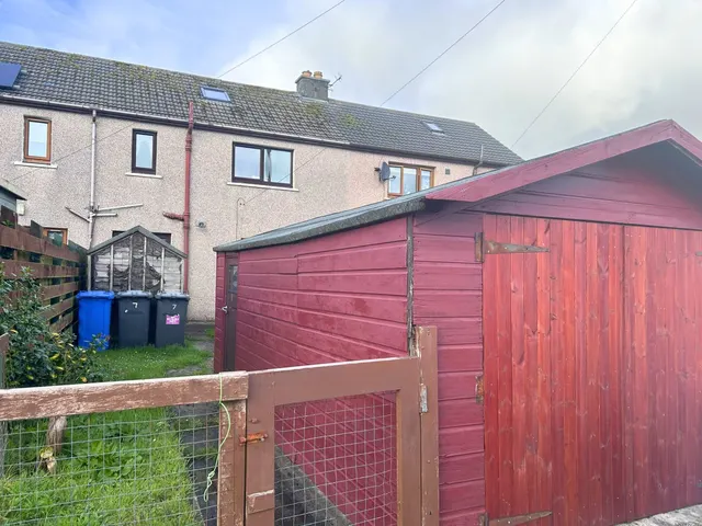 Terraced four bedroom house – 7 Parkend, Sandwick — photo 46 of 46