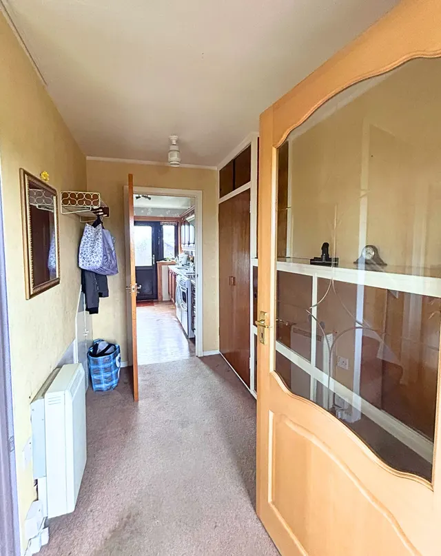 Terraced four bedroom house – 7 Parkend, Sandwick — photo 8 of 46