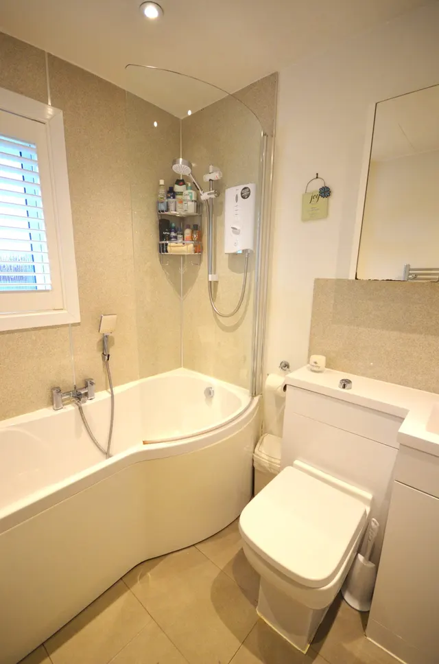 7 Morrison Terrace, Tong — photo 14 of 44