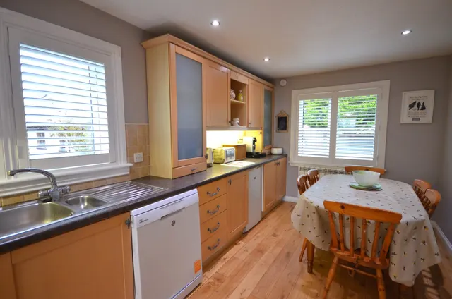 7 Morrison Terrace, Tong — photo 18 of 44