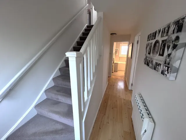 7 Morrison Terrace, Tong — photo 3 of 44