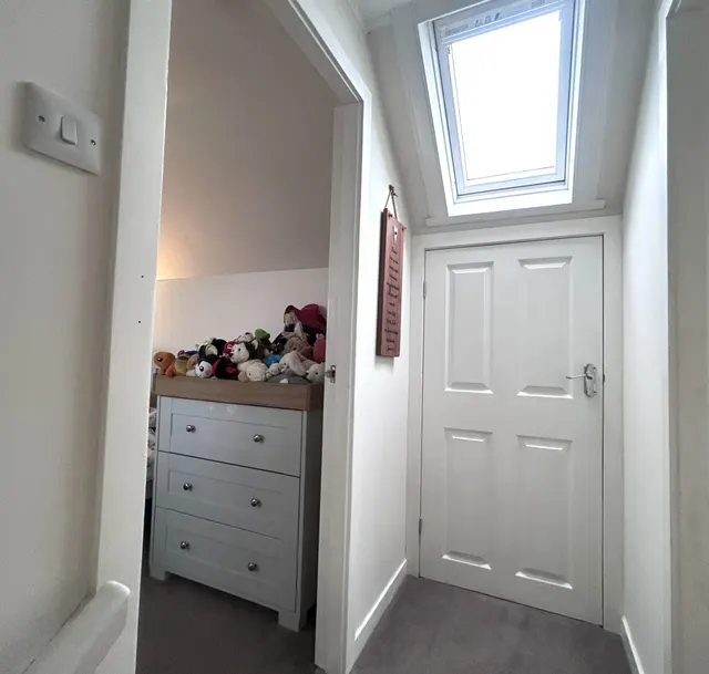 7 Morrison Terrace, Tong — photo 26 of 44