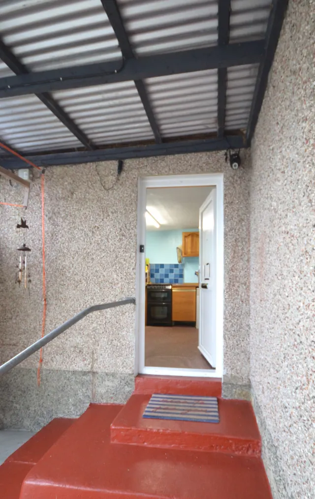 Three Bedroom Bungalow with generous grounds – 119 Newmarket — photo 4 of 45