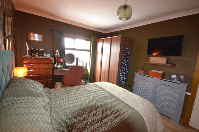 Three Bedroom Bungalow with generous grounds – 119 Newmarket — photo 31 of 45