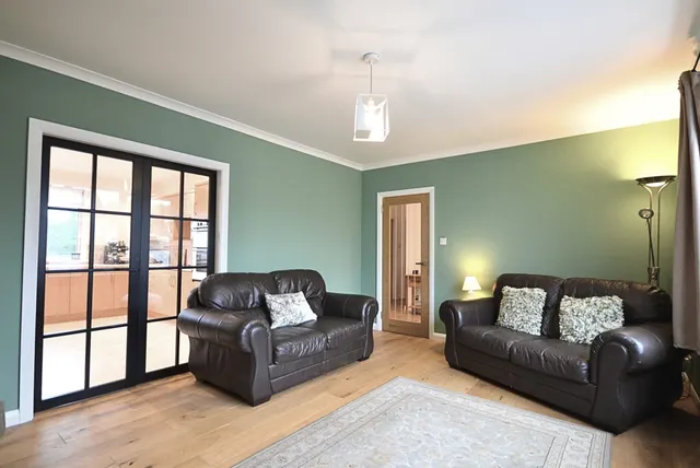 Newly Refurbished 3 Bedroom Bungalow – 18 Stewart Drive, Stornoway — photo 11 of 45