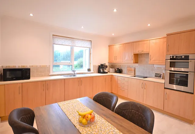 Newly Refurbished 3 Bedroom Bungalow – 18 Stewart Drive, Stornoway — photo 15 of 45
