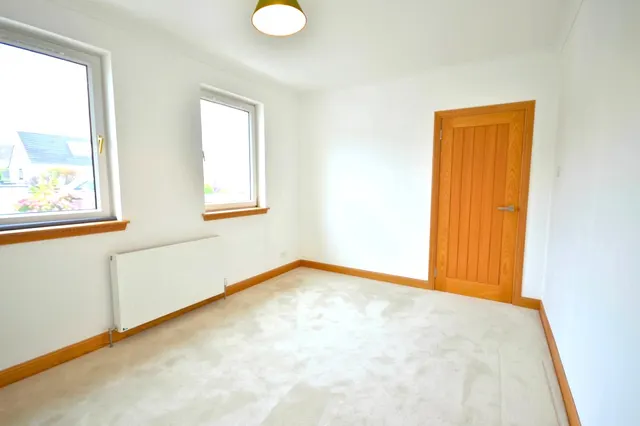 Newly Refurbished 3 Bedroom Bungalow – 18 Stewart Drive, Stornoway — photo 36 of 45